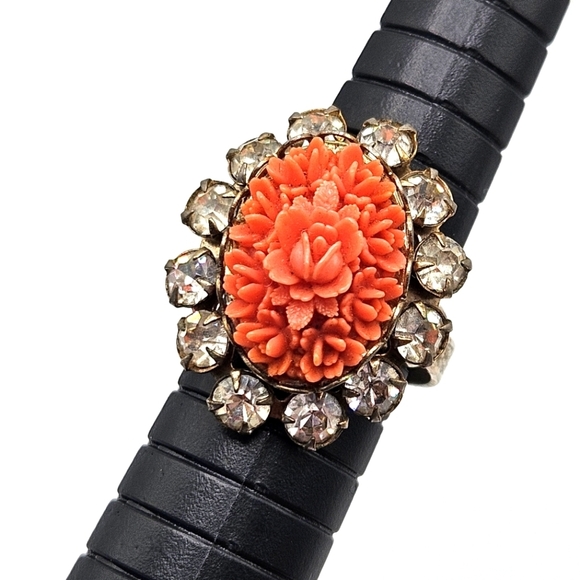VINTAGE Faux Carved Coral Floral Rhinestone Statement Ring Adjustable - Picture 1 of 6